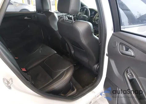 2018 Ford Focus St z USA, uszkodzony, nr VIN 1FADP3L97JL283009